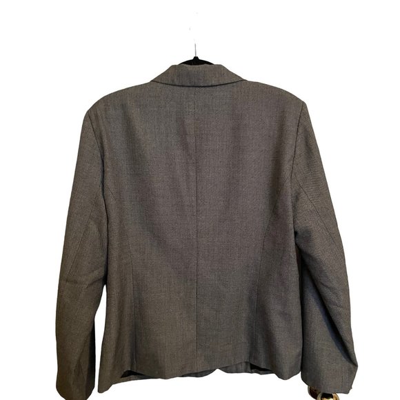 Sag Harbor Light weight Blazer size 14 short  button close gray zig zag knit - Picture 2 of 7